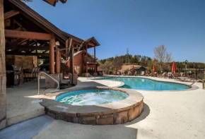 Hibernation Hideaway - hot tub and community pools